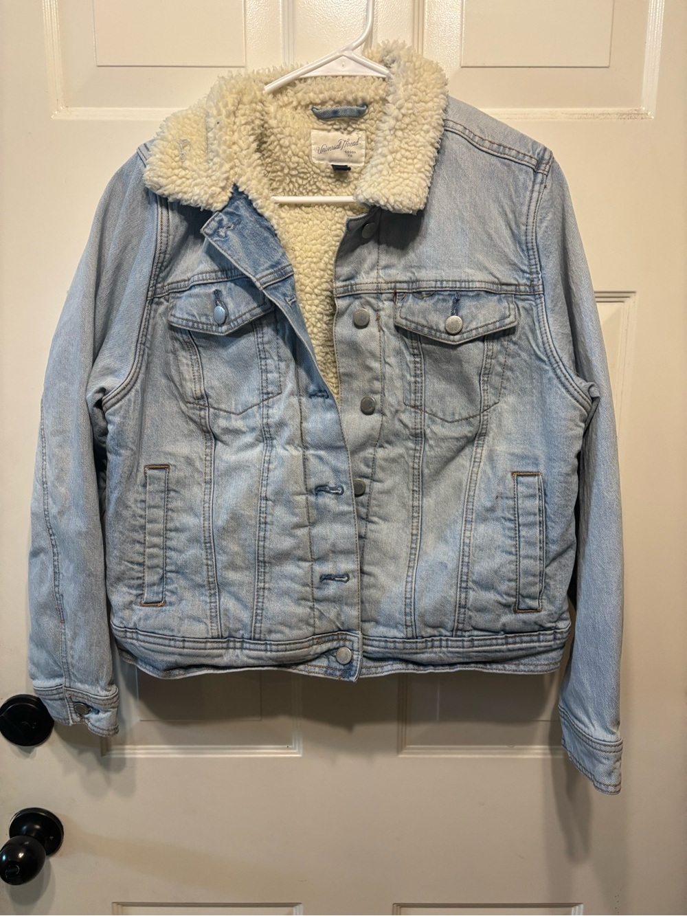 Universal Thread Light Wash Denim Jacket with Cream Sherpa Collar